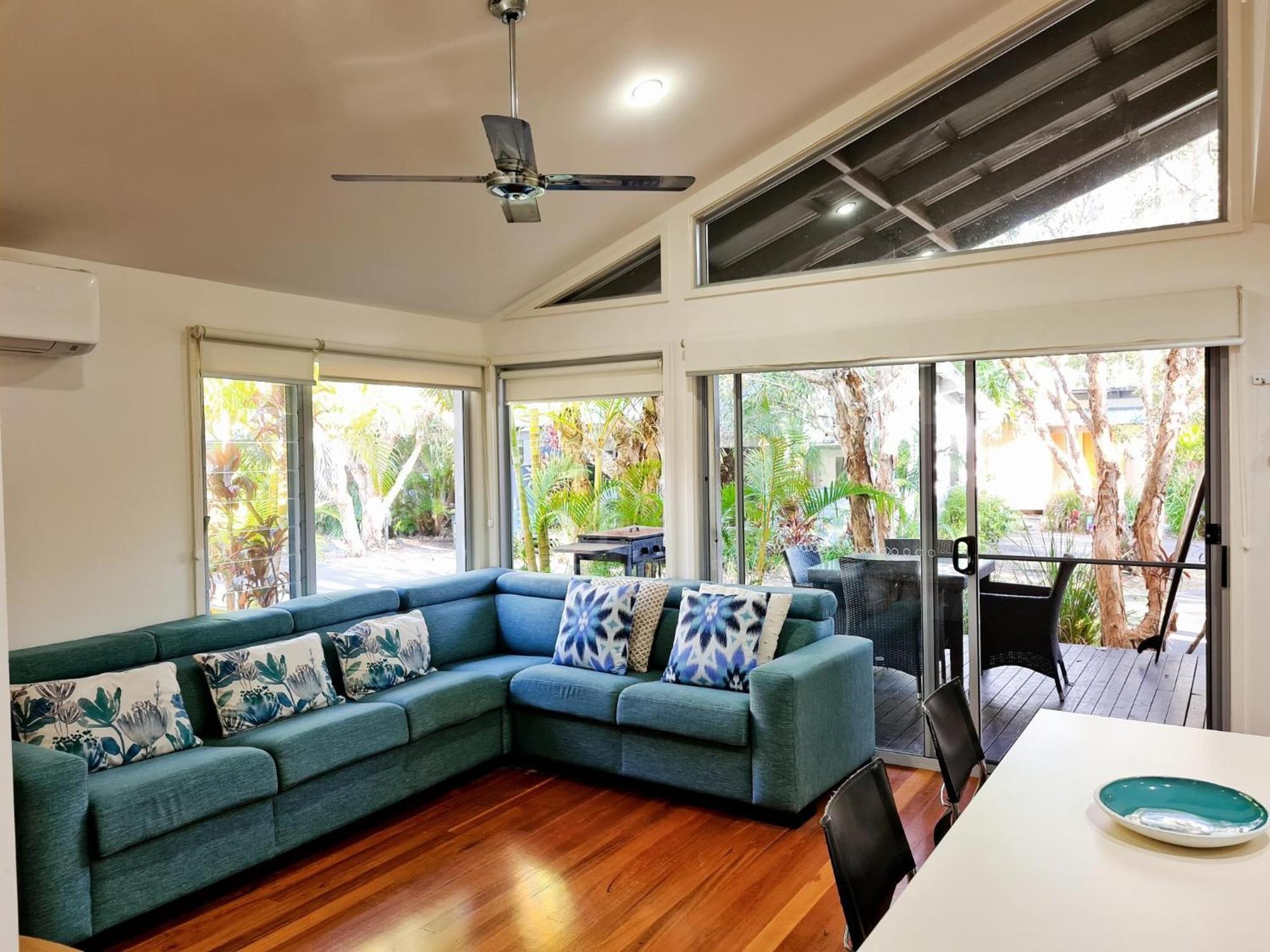 Mobys Beachside Retreat Блуис-Бич Экстерьер фото